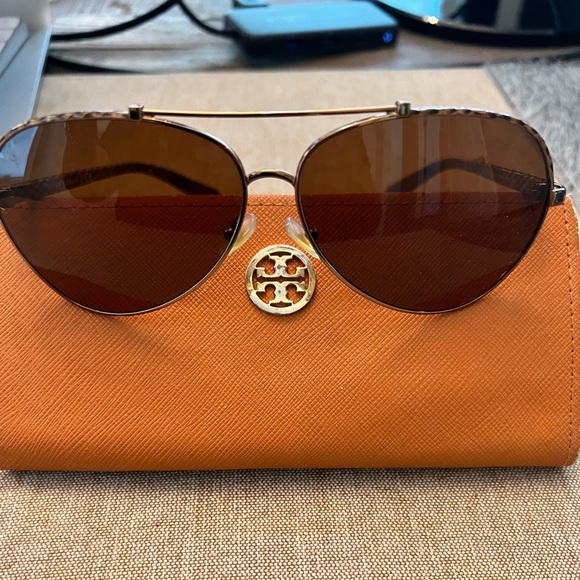 Tory Burch sunglasses  TY6021Q - Picture 2 of 11